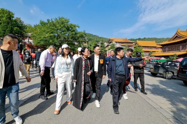 图说怀远 | 著名表演艺术家斯琴高娃现身怀远！