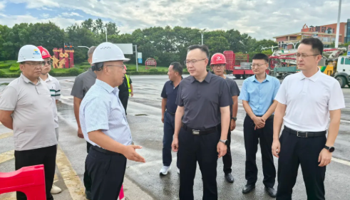 李波调研项目建设与安全生产工作